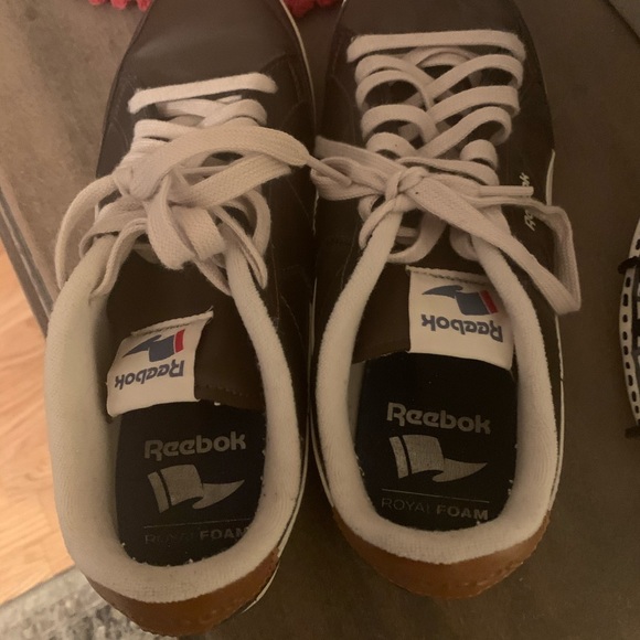 Men’s Reebok’s - Picture 2 of 4